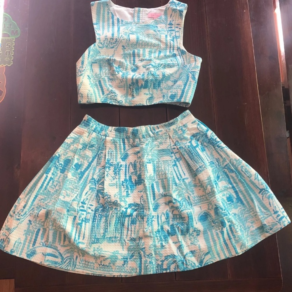 Melody crop set in La Via Loca